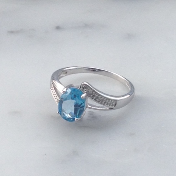 Genuine Diamond Blue Topaz Oval Cut Ring - Picture 3 of 3